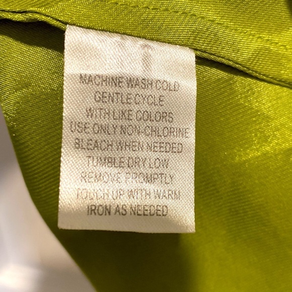 SATINY green luxurious sleeveless top. Asymmetrical neckline. XL
C - Picture 7 of 10